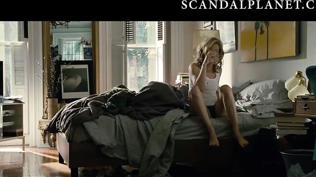 Elizabeth Banks Nude & Sex Scenes On ScandalPlanet