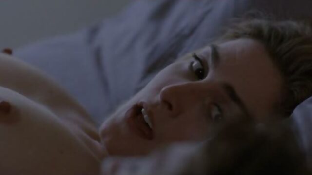 Жюли Гайе (Julie Gayet nude scenes in "Sans laisser de traces" 2010)