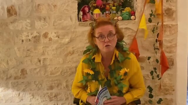 Sarah Ferguson reading Drop It Rocket by Tad Hills