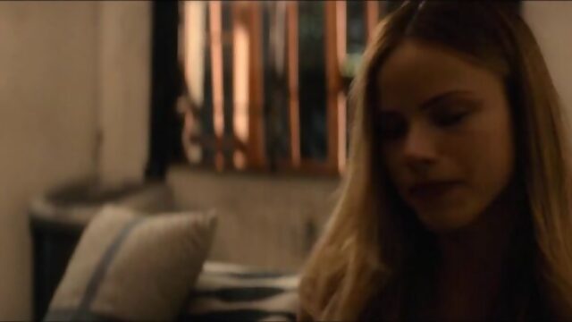 Хелстон Сейдж (Halston Sage) голая в фильме «People You May Know» (2017)