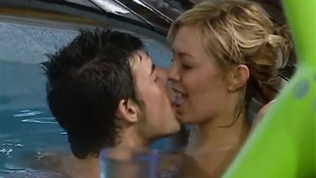 Big Brother UK - Makosi & Anthony Shagging in the Pool